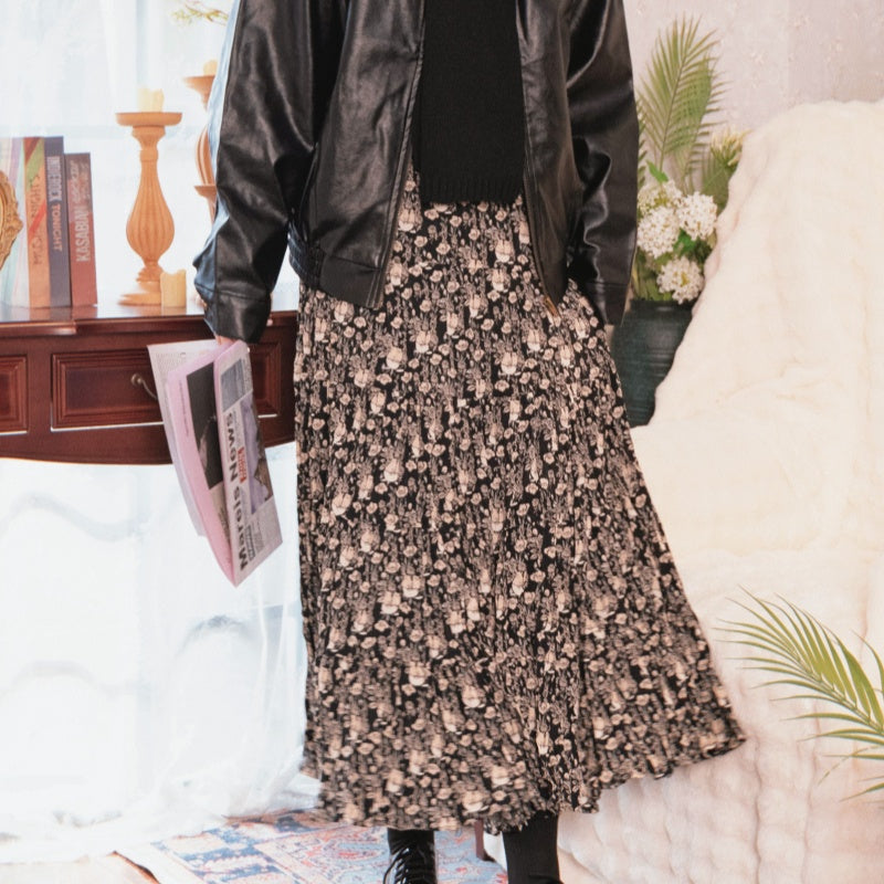 Friends Monica Same Style Ruched Black and White Floral Maxi Skirt