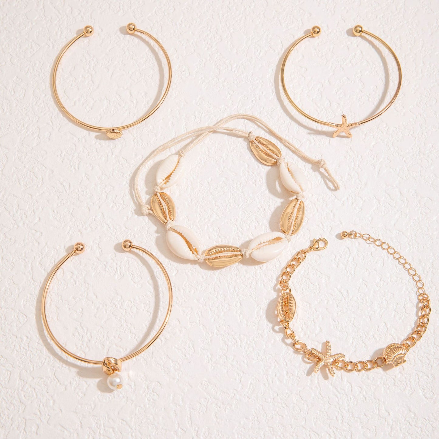 5 PCS Exquisite Bohemian Ocean - Inspired Bracelet Set for Women: Summer - Ready Stackable Pearl, Seashell, and Starfish Layered Bracelets with Adjustable Design for a Tropical Vibe