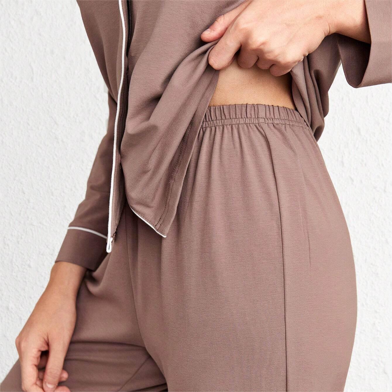 Leisure Women's Long Sleeve Top And Pants Pajama Set