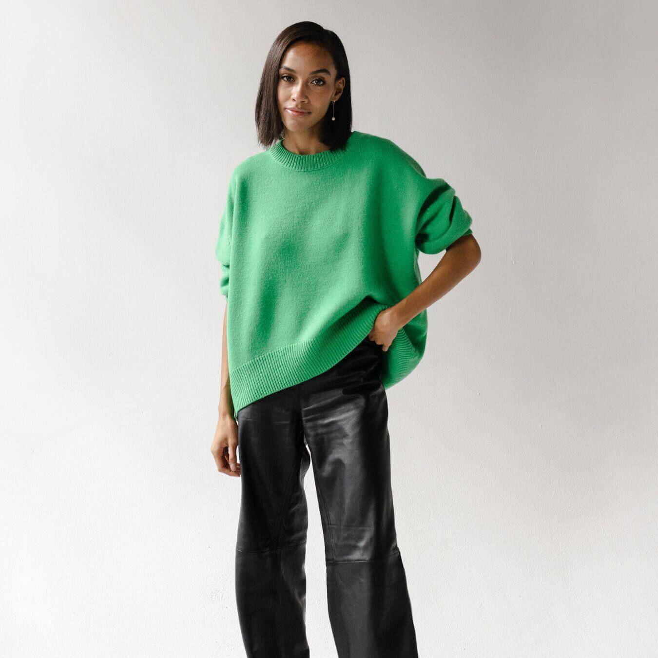 Round neck solid color loose knit sweater