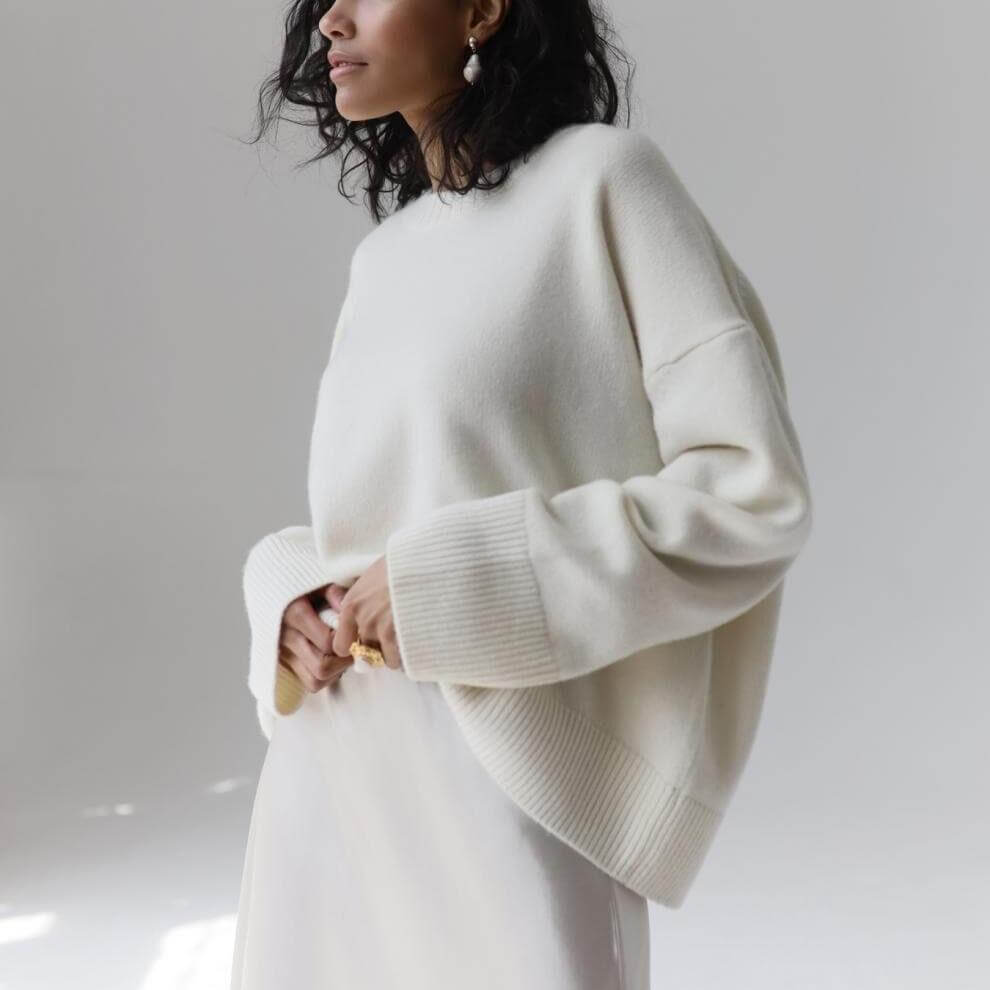Round neck solid color loose knit sweater