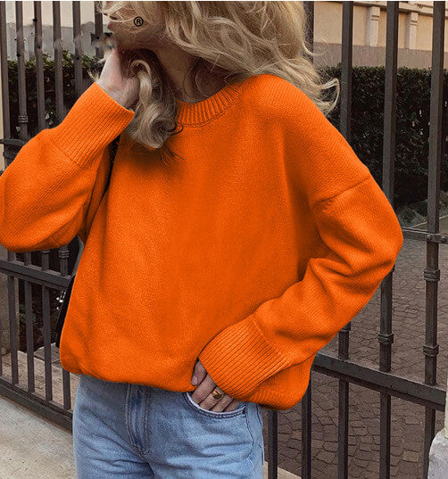 Round neck solid color loose knit sweater