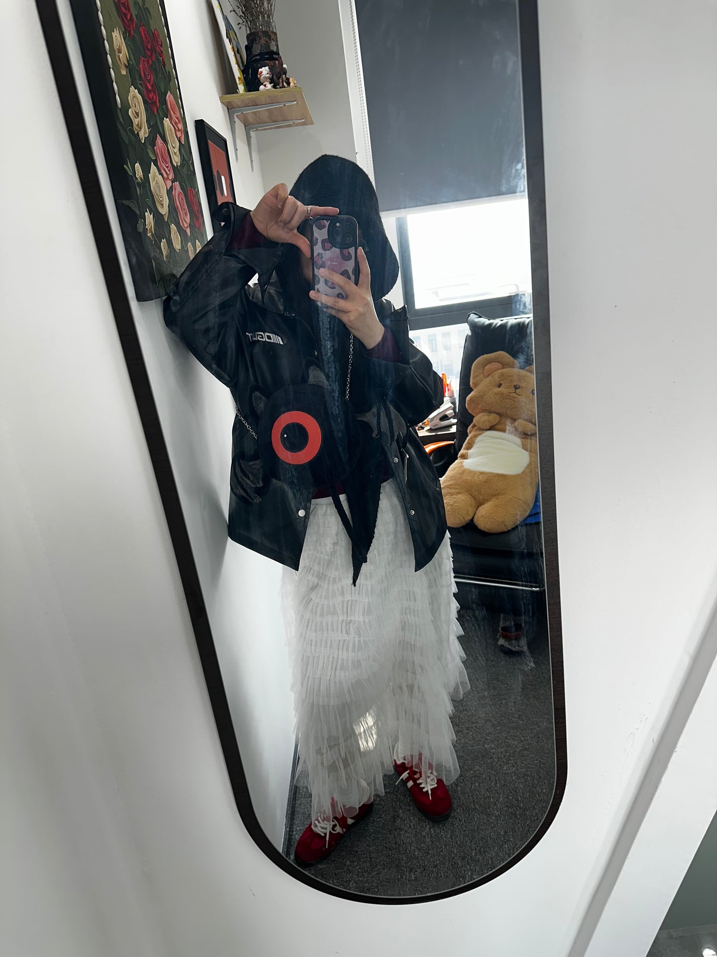 Halloween Parade Plush Crossbody Chain Bag with Glow in the Dark Eye, Perfect for Cosplay Events and Halloween Parties(20×20cm)