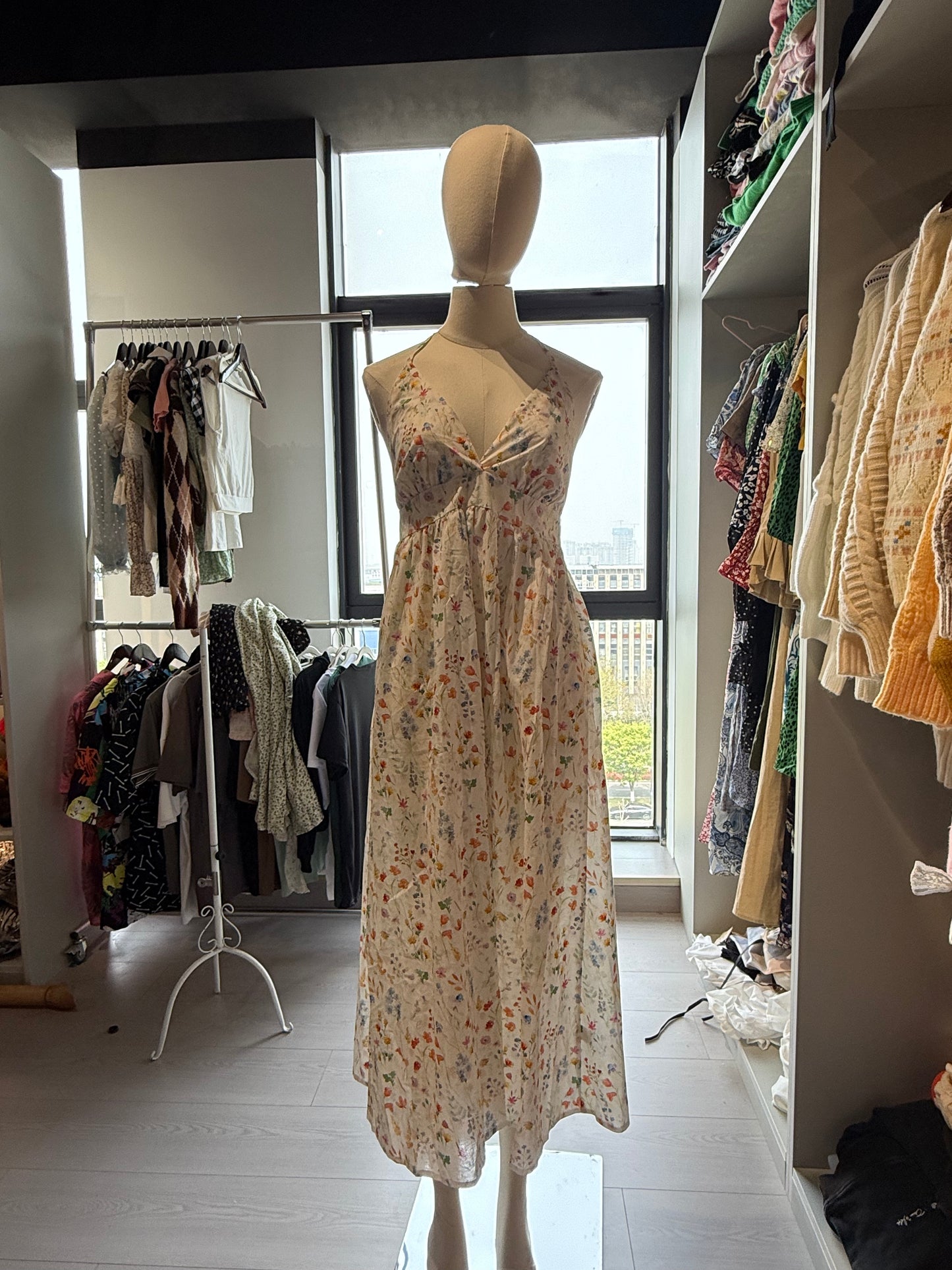 REINAREA 2025 Women’s Midi Dress - Boho Floral Criss Cross Halter Sleeveless Sundress - Luxurious Custom Design with Flowing Lightweight Fabric