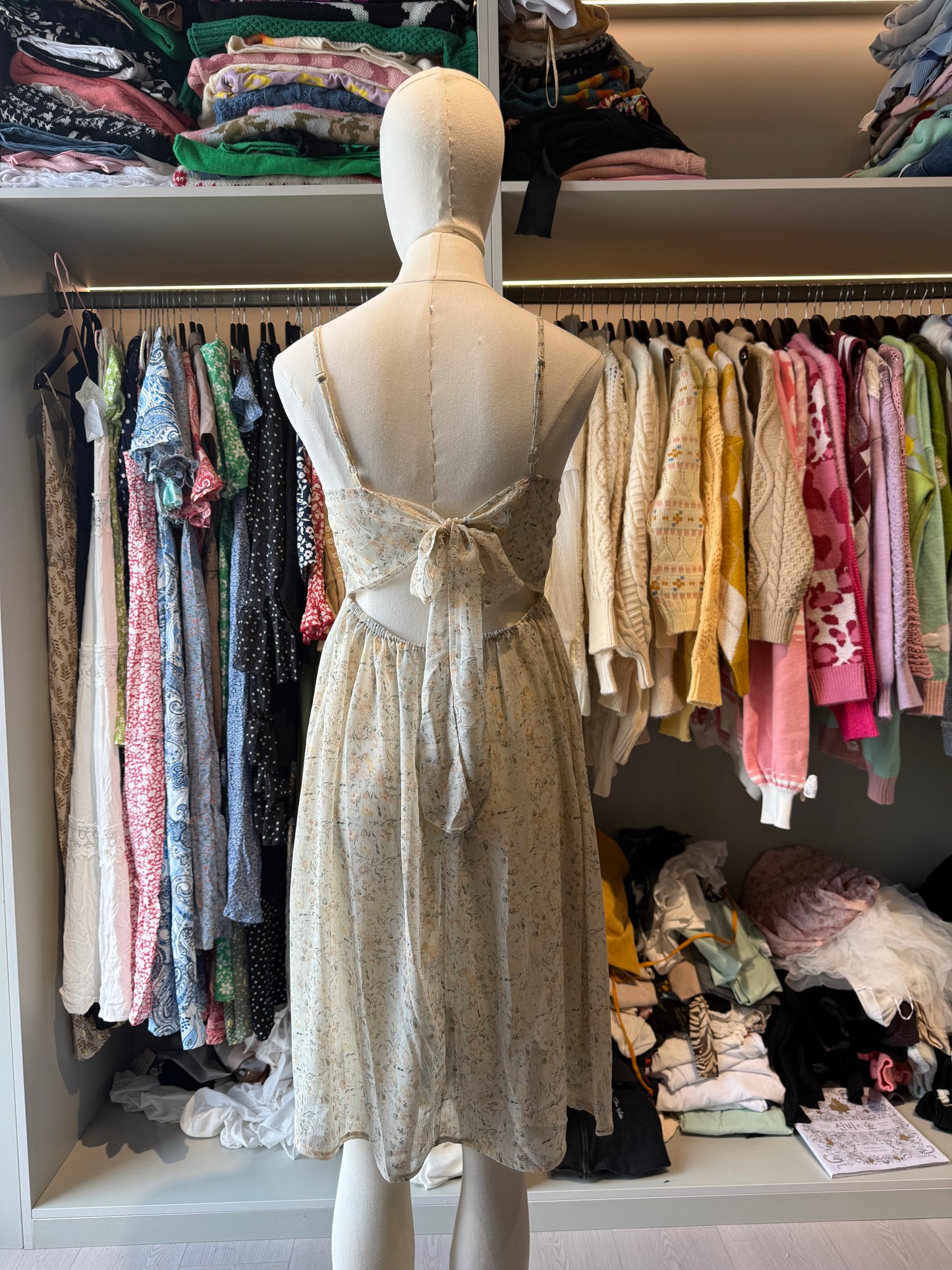 REINAREA 2025 Summer Boho Spaghetti Strap Sundress - V Neck Swing Midi Dress with Bow Back Design, Floral Print, Perfect for Vacation Beach