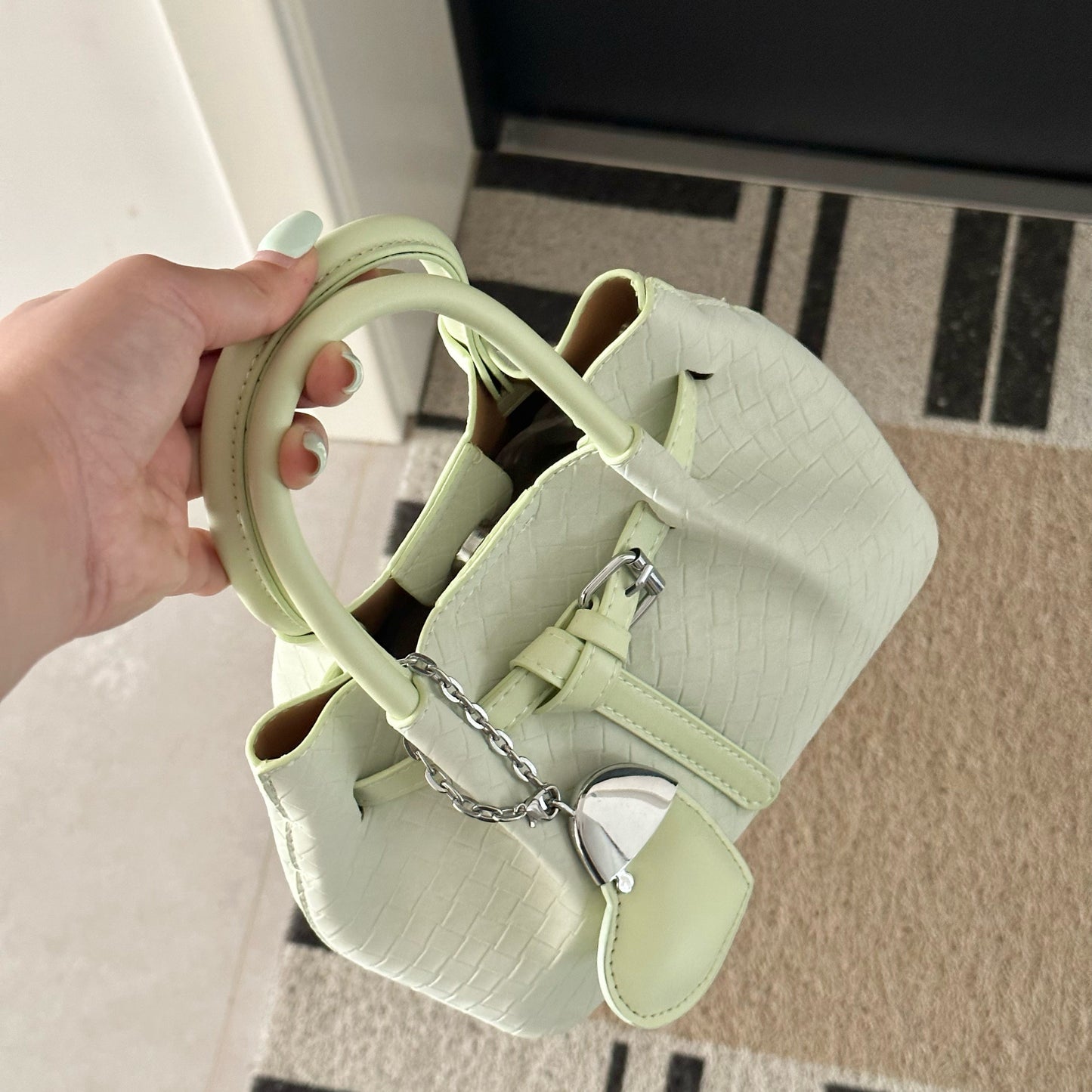 REINAREA Sweet Edgy Heart Basket Bag - Women's Handheld Crossbody Bag