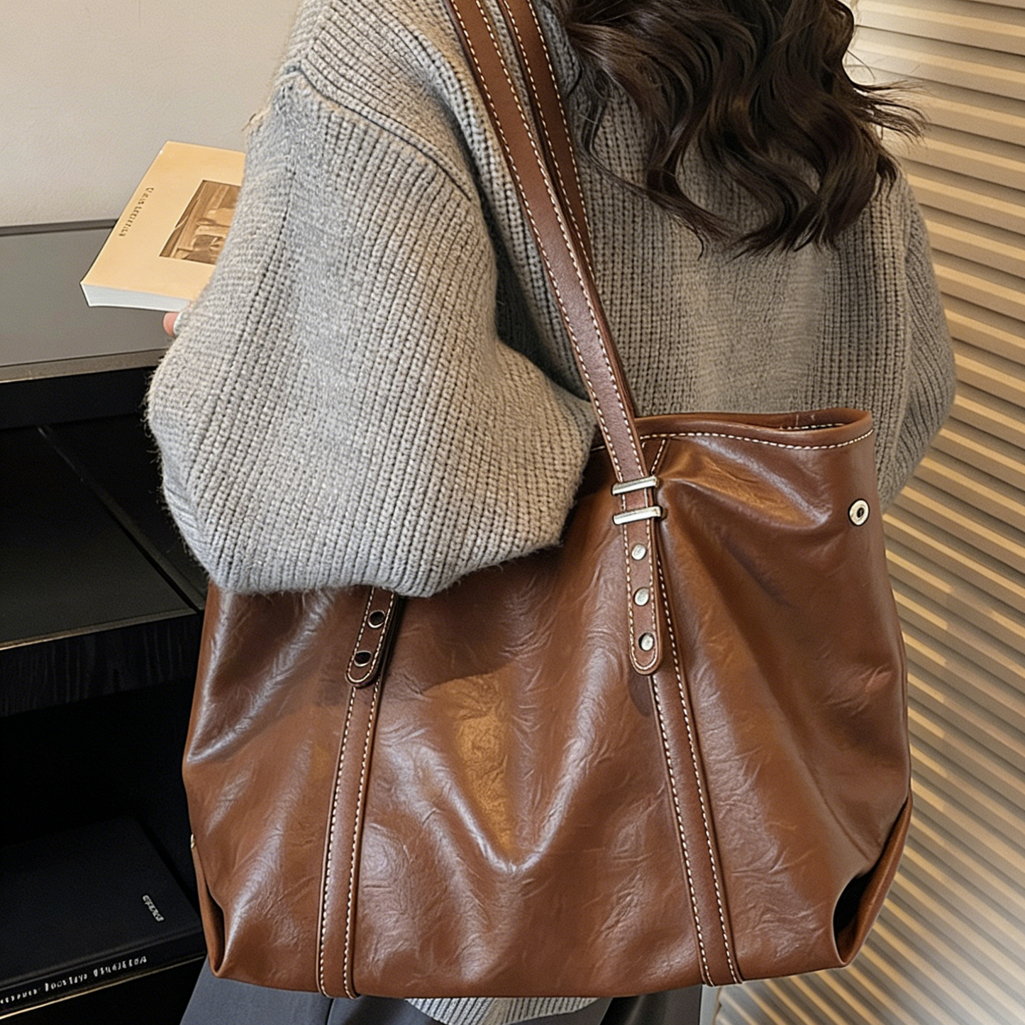 REINAREA Women's Relaxed Retro Tote Bag Large Capacity Commuter Shoulder Bag