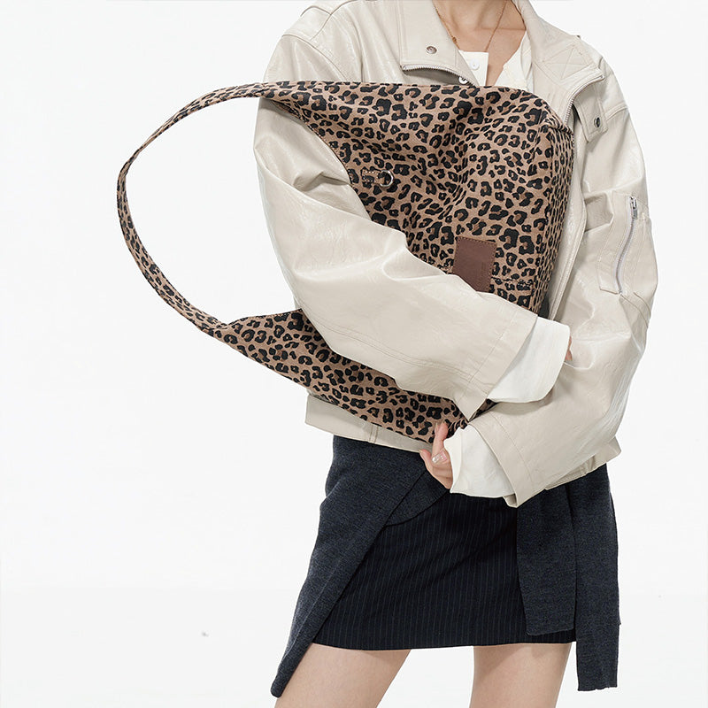 REINAREA Women’s Leopard Print Triangle Bag - Commuter Hobo Bag Casual Handheld Shoulder Bag